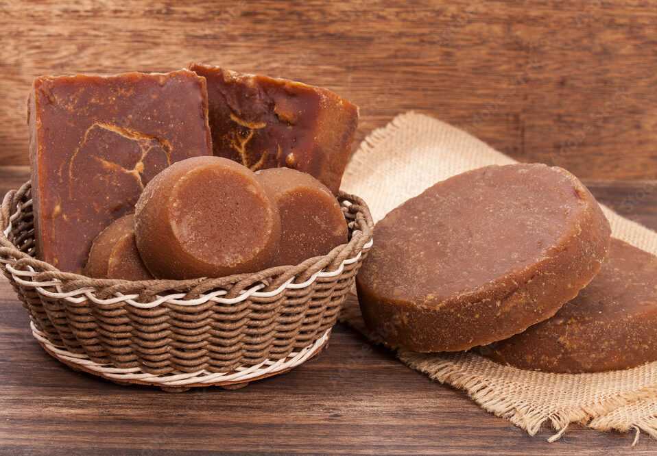 Jaggery in Hindi: गुड़ खाने के 7 फ़ायदे और 7 नुक्सान